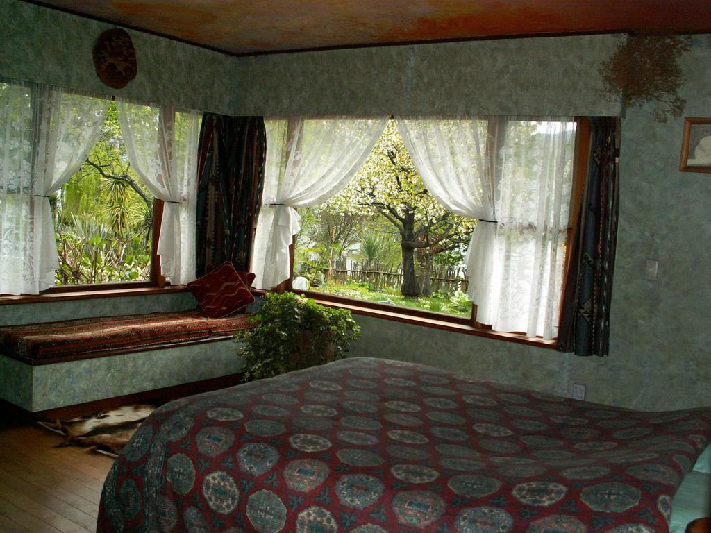 Little Paradise Lodge Creighton Room photo